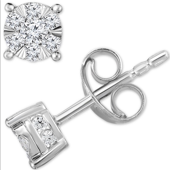 1/2 ct Genuine Diamond Stud 14 K Earrings NWT - Picture 2 of 4